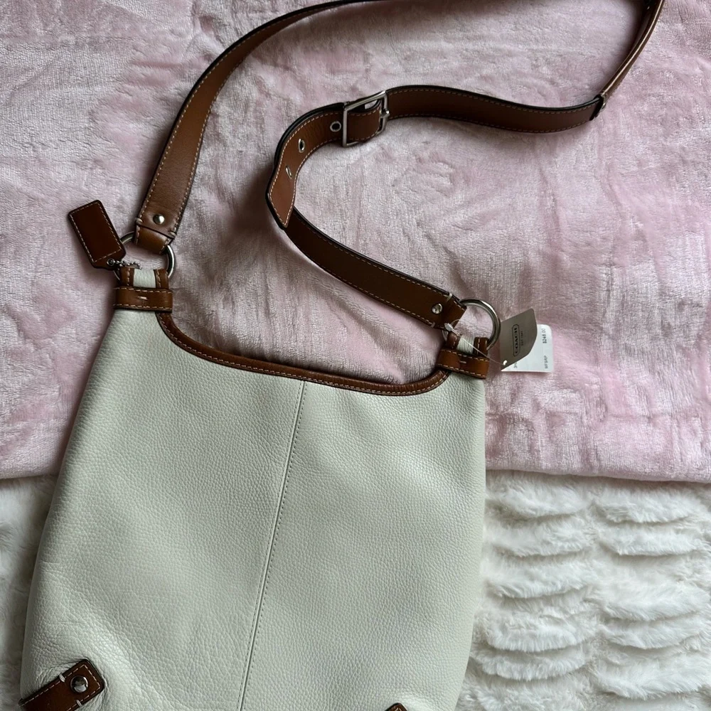 New Coach Crossbody but not in perfect condition (little stain) - Picture 2 of 3